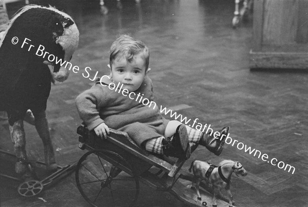 CAPPAGH HOSPITAL CHILDREN WITH TOYS FROM MT JULIET (MAJOR D.MCCALMONT)